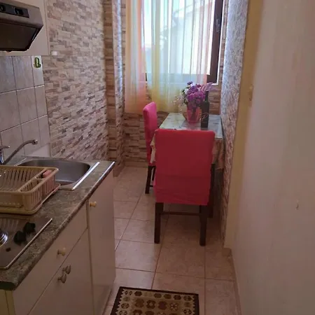 Maya بنجول