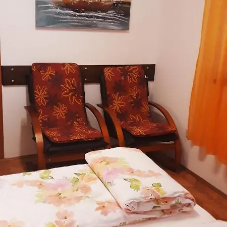 Apartment Maya *